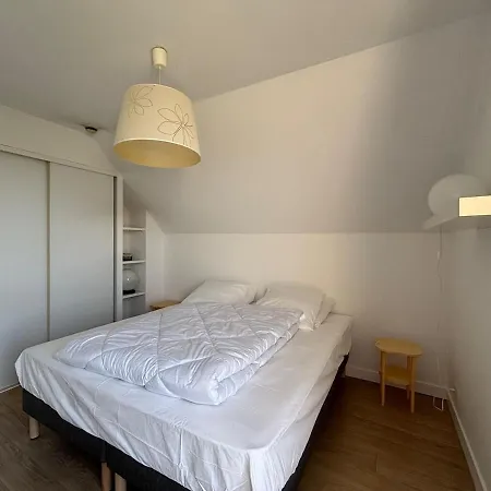 Large, Bright House - 24 Of Le Mans - Zac Nord *